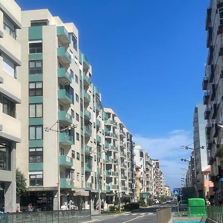 Spacieux Appartement Avec Terrasse ポボア・デ・バルジン エクステリア 写真