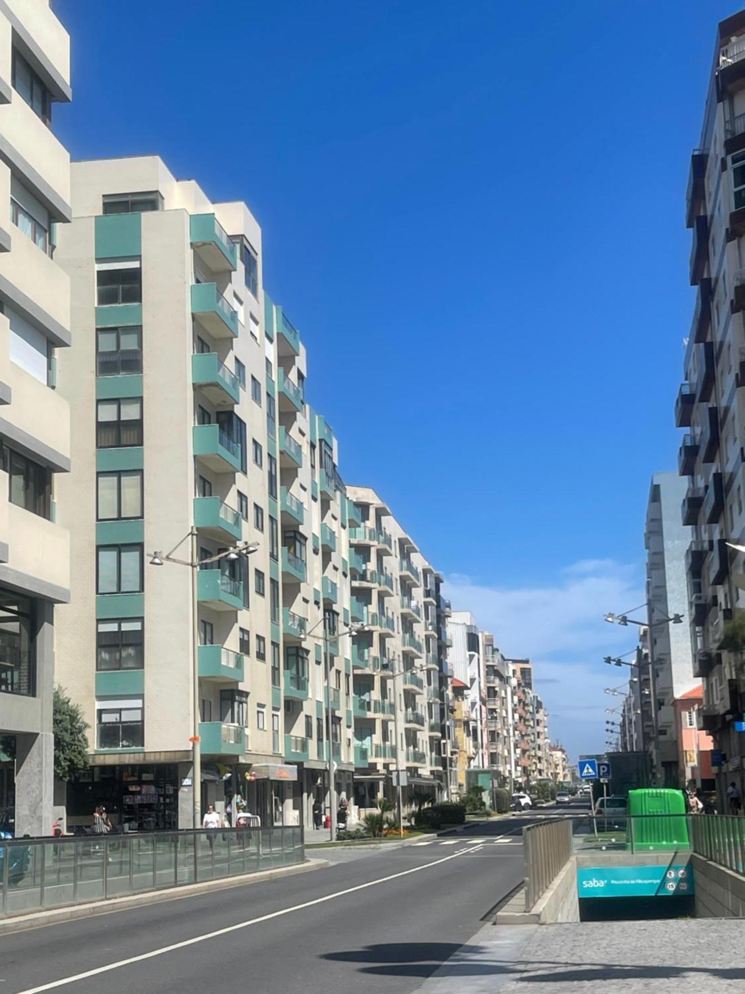 Spacieux Appartement Avec Terrasse ポボア・デ・バルジン エクステリア 写真